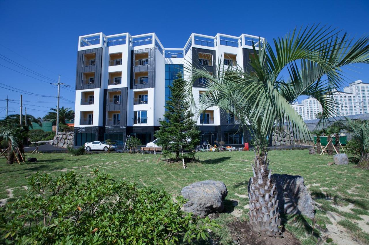 Fellisia Hotel Сеогвипо Екстериор снимка