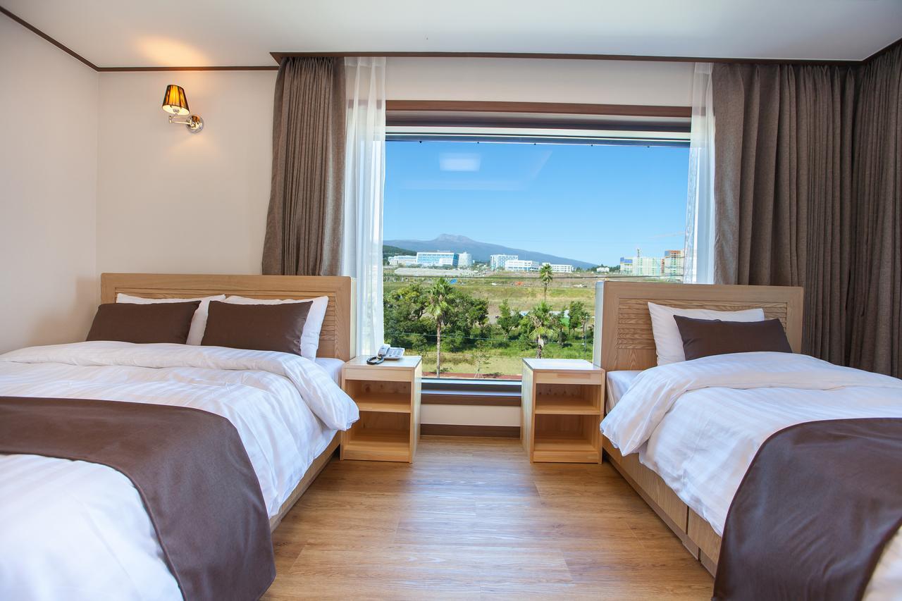 Fellisia Hotel Сеогвипо Екстериор снимка