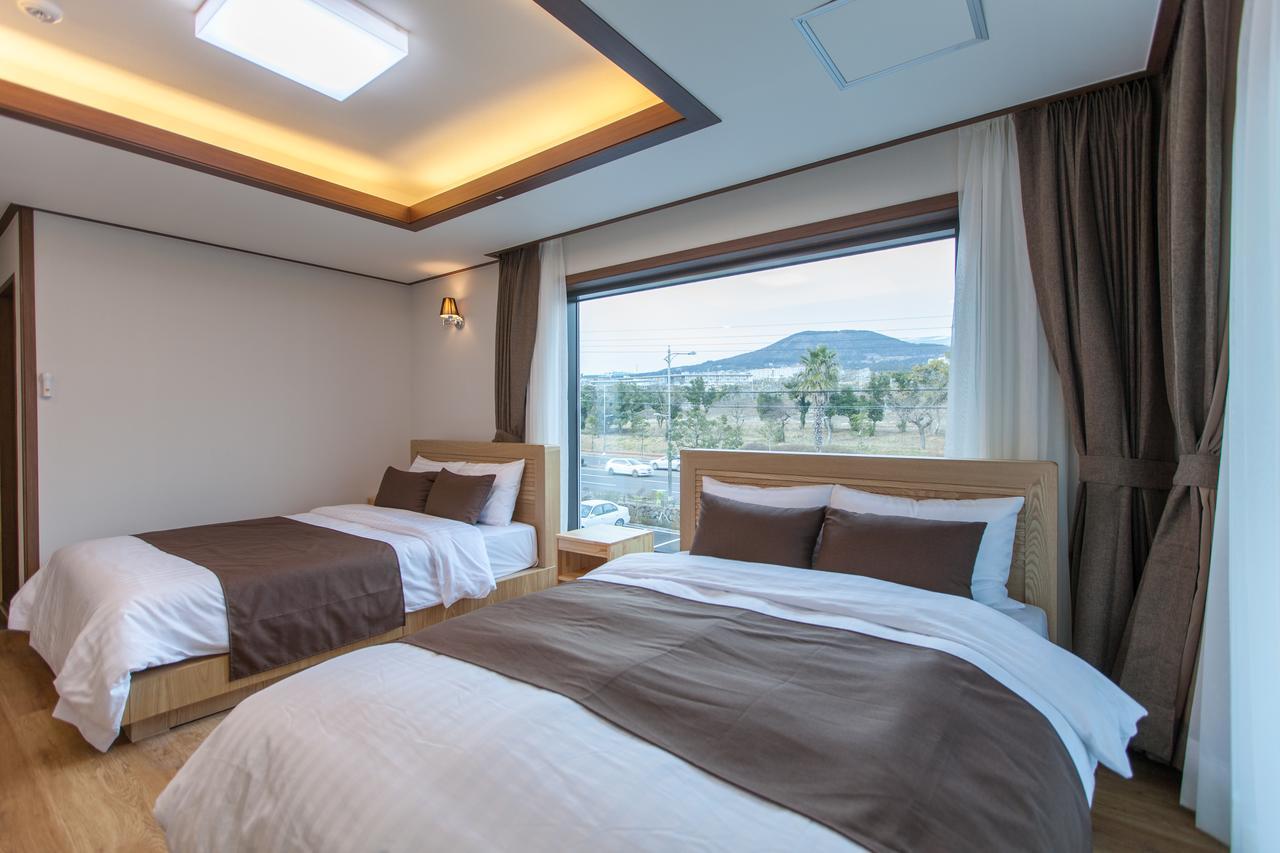 Fellisia Hotel Сеогвипо Екстериор снимка